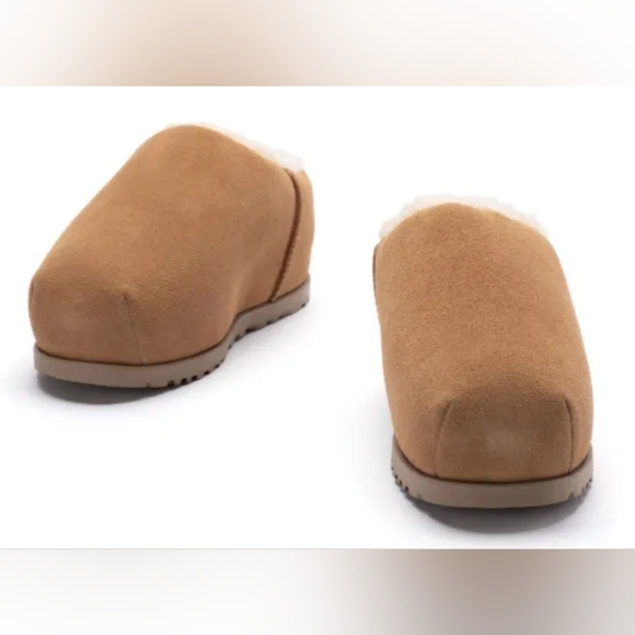 UGG Shoes - UGG Wmns Pumped Slide 'Chestnut' Slippers Size 9 W/Box MSRP $160